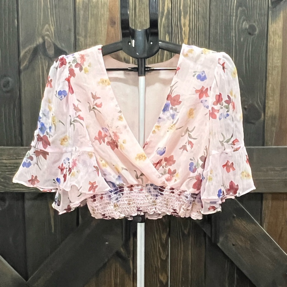 Chelsea & Violet‎ Floral Babydoll Crop Top L Pink Smocked Boho Flutter Sleeves